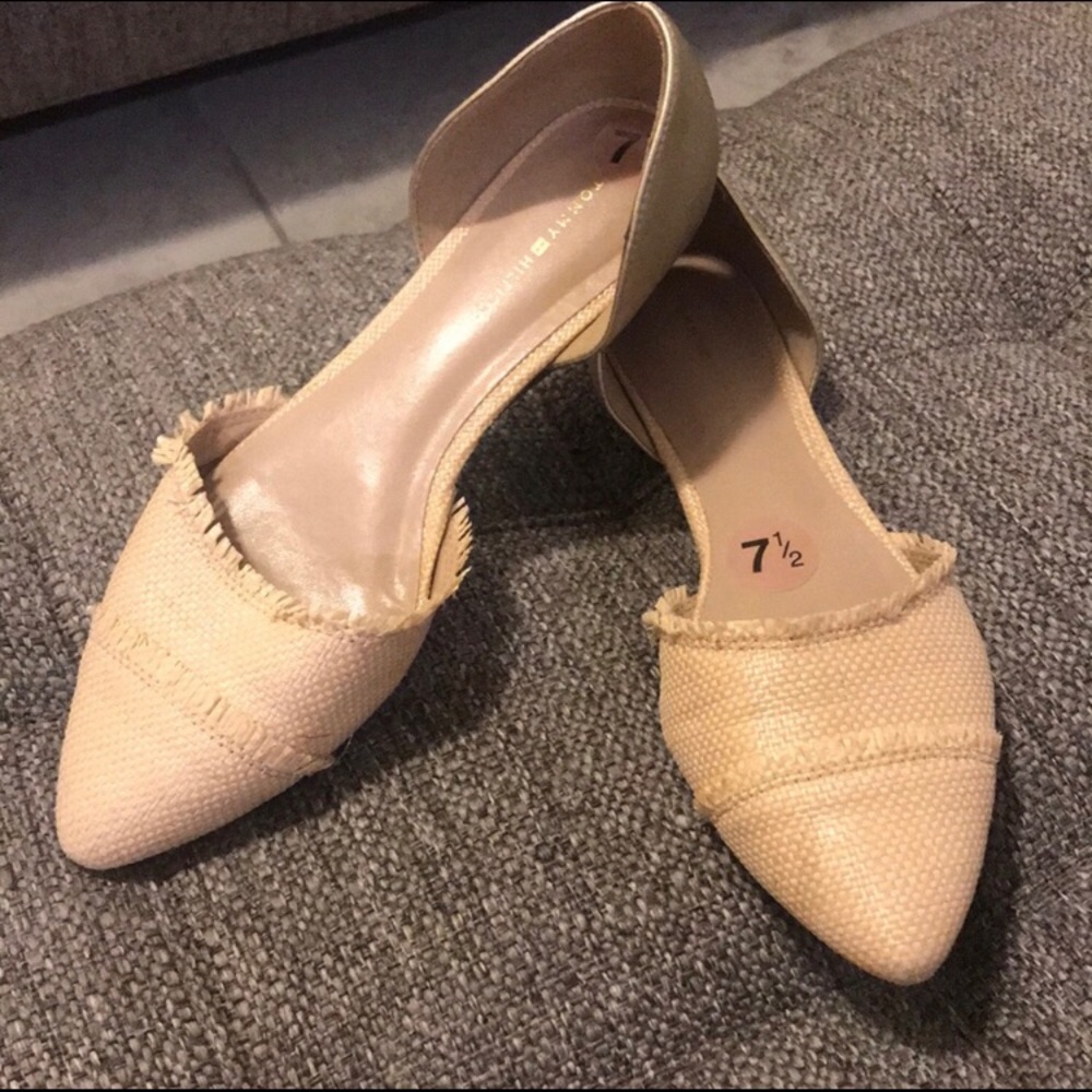 Tommy Hildiger pointed toe flats